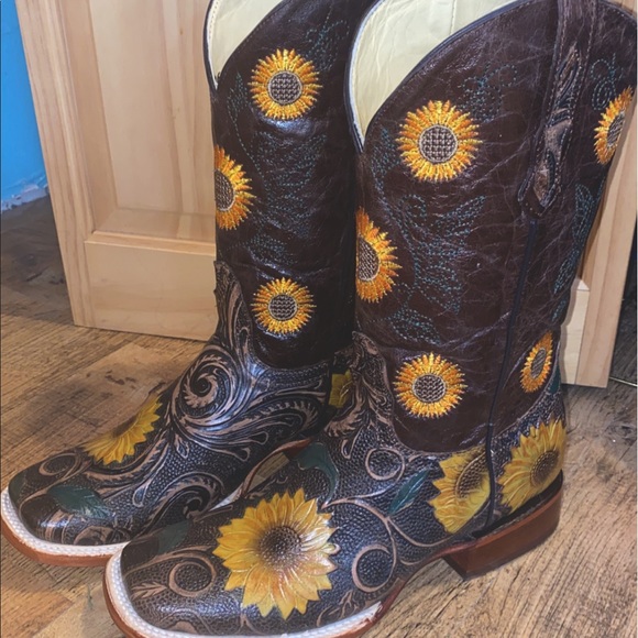 Tooled Sunflower Square Toe Boots 